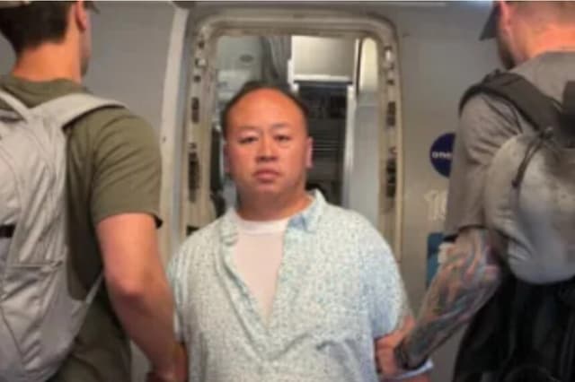 Tou Lue Vang está siendo deportado. (Departamento de Seguridad Nacional de Estados Unidos).