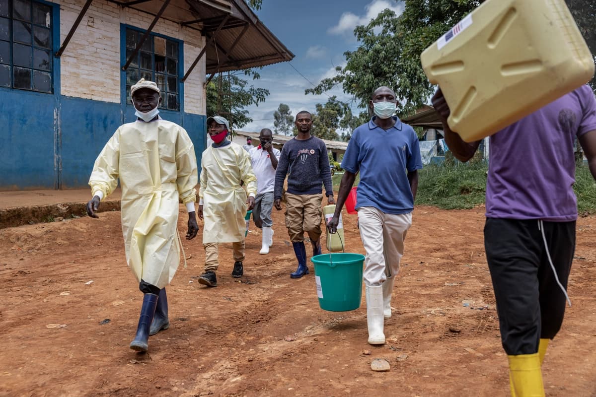Ciudadano estadounidense da positivo por ébola en África: CDC