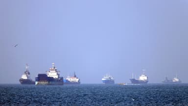 Precios del petróleo suben mientras escala conflicto entre EE. UU. e Irán, dice IRGC que Ormuz está cerrado