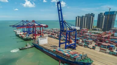 Puerto de libre comercio de Hainan en China avanza, pero los beneficios siguen desiguales
