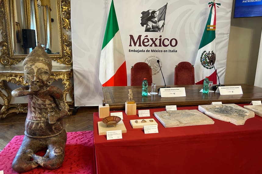 Italia devuelve a México 27 piezas arqueológicas y fósiles de origen precolombino