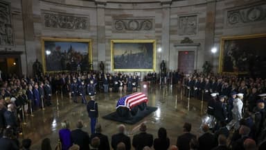 Trump rinde homenaje a Lindsey Graham como un "auténtico estadounidense"