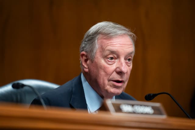 El senador Dick Durbin (D-Ill.) en el Capitolio en Washington el 14 de julio de 2026. (Madalina Kilroy/The Epoch Times).