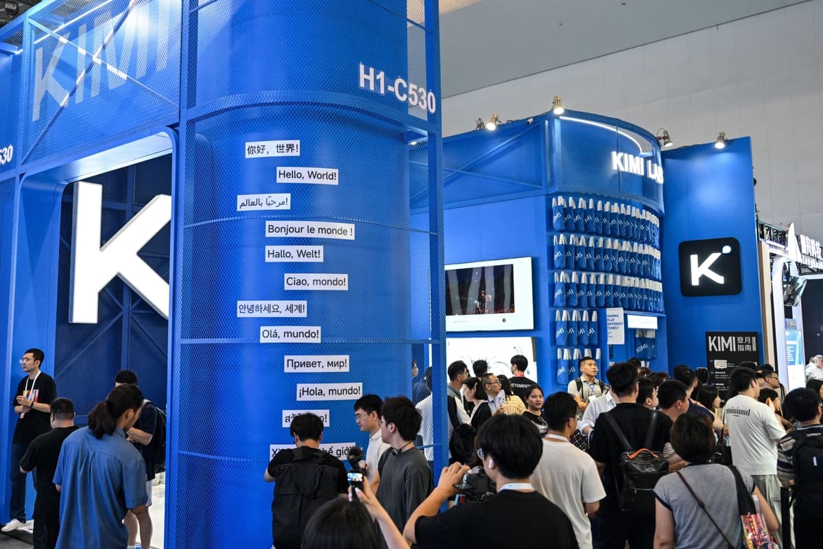China promueve la IA abierta en el extranjero mientras censura a sus desarrolladores en casa