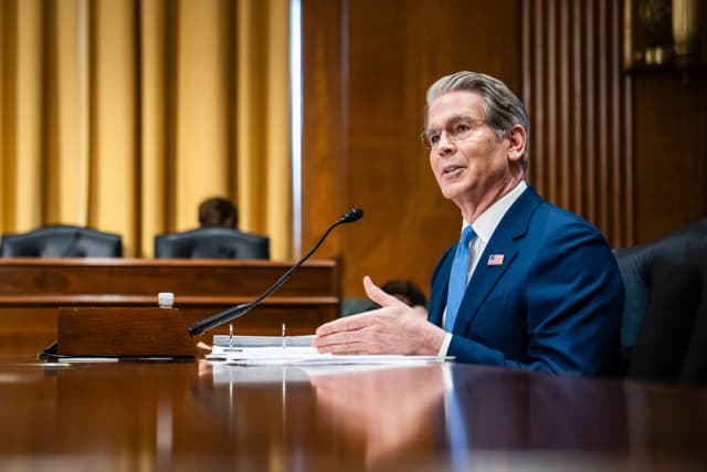 El secretario del Tesoro, Scott Bessent, testifica ante el Comité de Asignaciones del Senado en Washington el 3 de junio de 2026. (Madalina Kilroy/The Epoch Times)
