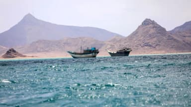 Hutíes de Yemen niegan cobrar a barcos por usar la ruta del Mar Rojo