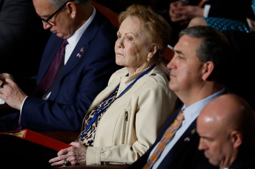 Fallece excongresista a los 83 años, la primera mujer republicana de Texas en ser elegida para la Cámara