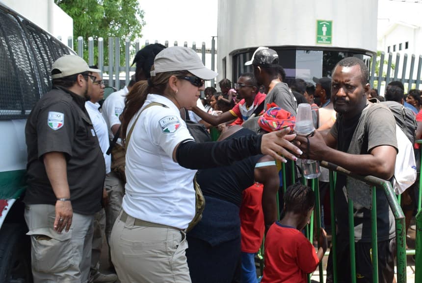 Dos migrantes son entregados a la Fiscalía por intentar incendiar una estación migratoria