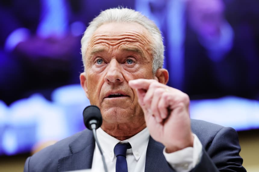 RFK Jr. discute con presentadora de CNN sobre gestión de la pandemia de COVID-19 y vacunas