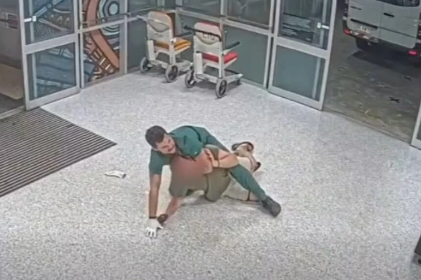 Enfermero derriba a paciente violento con llave de jiu-jitsu