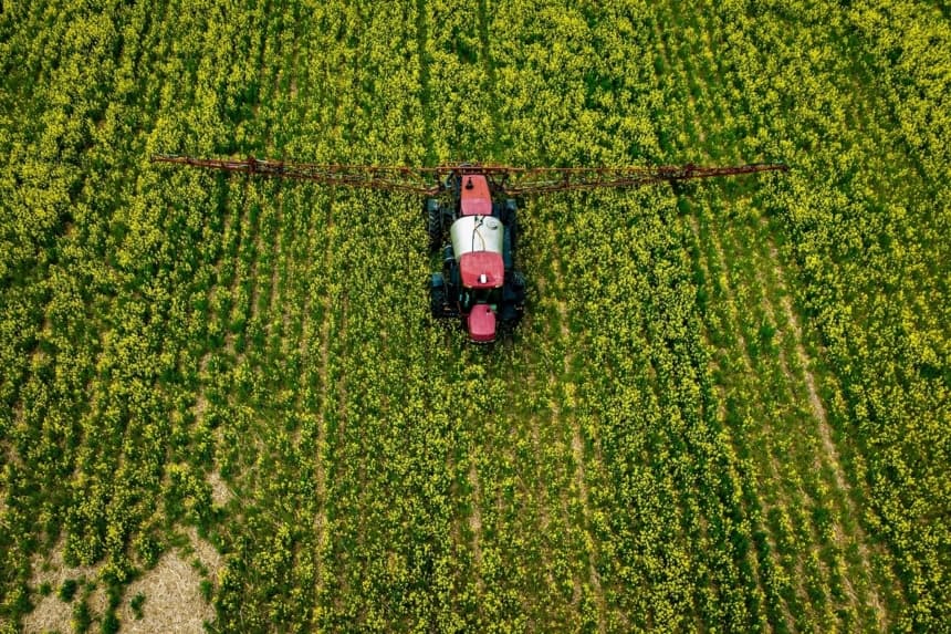 Estudio vincula el contacto con pesticidas en el trabajo con un mayor riesgo de ELA