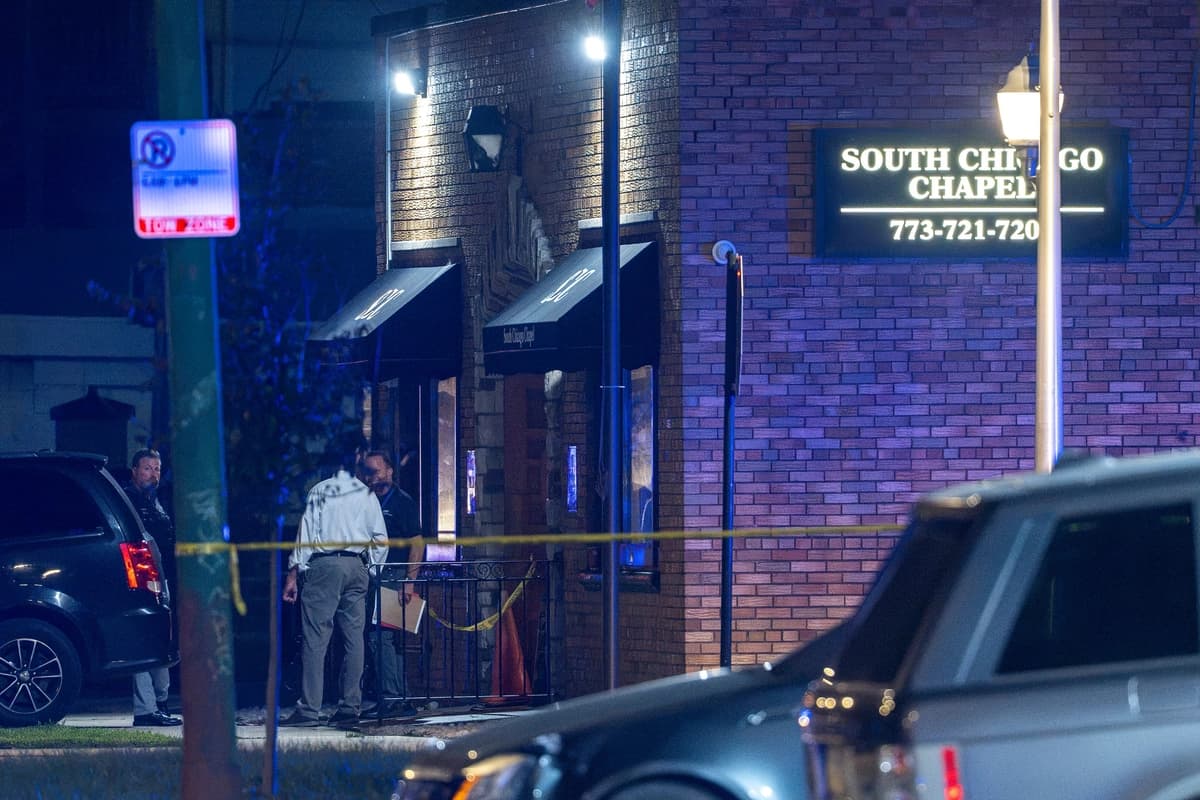 Autoridades investigan hallazgo de 50 cadáveres en descomposición en funeraria de Chicago