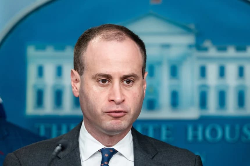 Trump nombra a secretario de personal de la Casa Blanca como su asistente y consejero