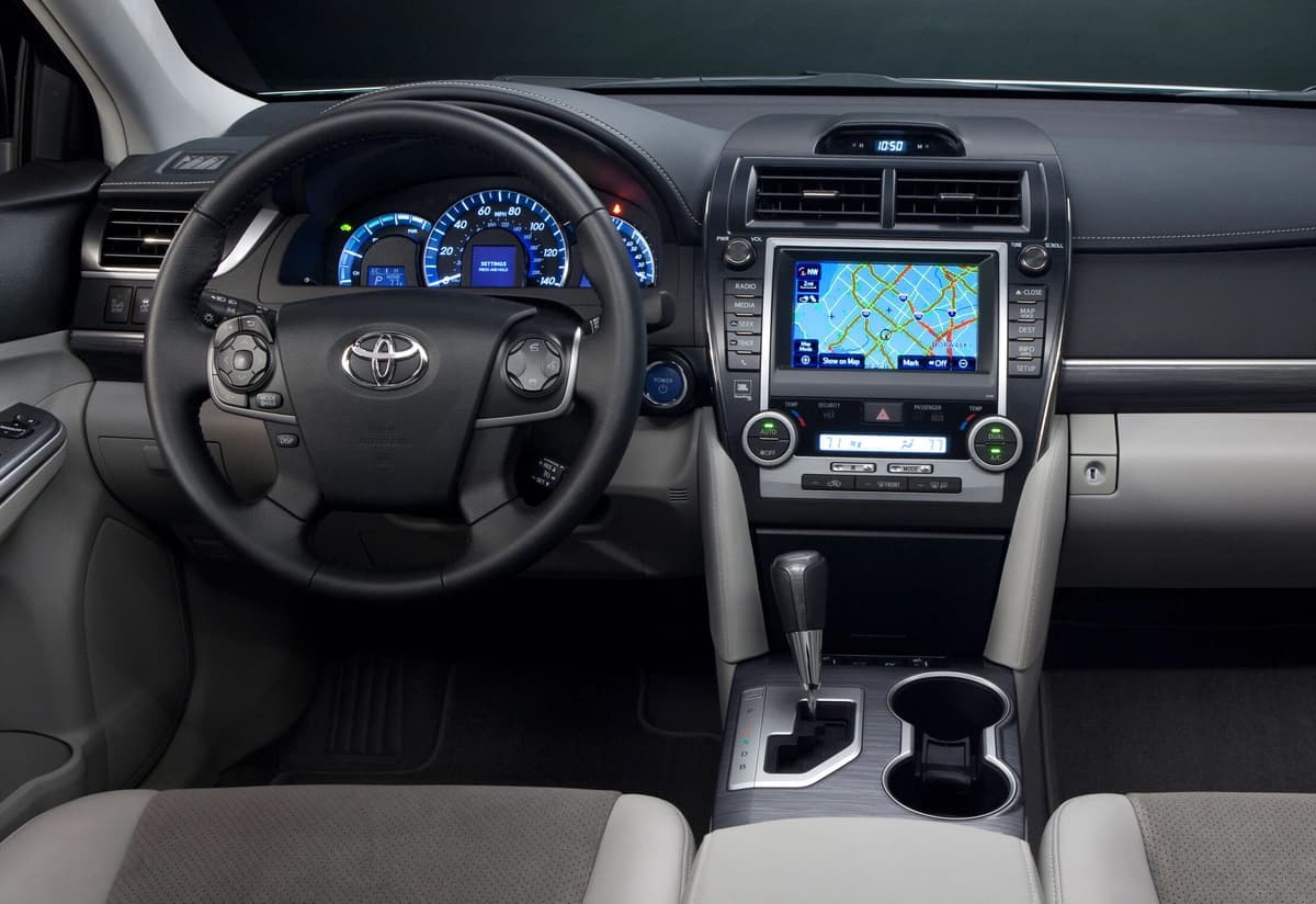 Toyota retira 500,000 vehículos debido a fallas en pantallas que ocultarían avisos de seguridad
