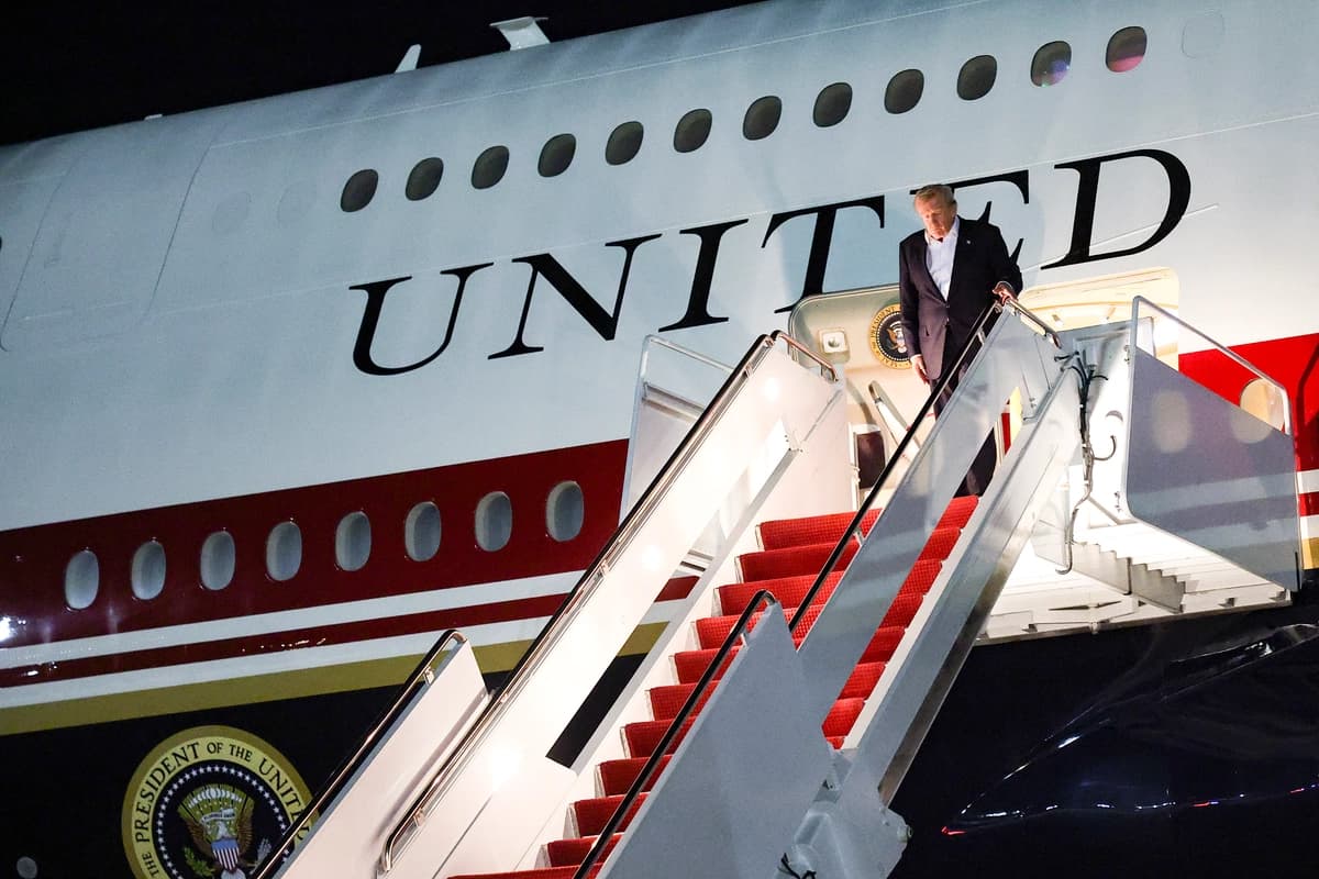 Supuesto cambio de avión de Trump se hace eco de una larga historia de engaños en viajes presidenciales