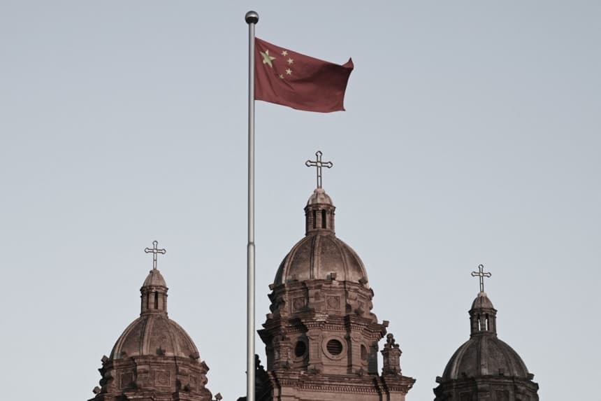 Escrutinio religioso de China se extiende de trabajadores de hospitales públicos a padres de estudiantes