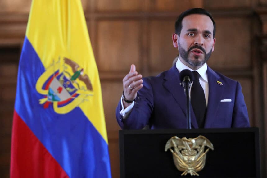 De la Espriella habla con Trump y le pide suspender temporalmente aranceles a Colombia por terremoto