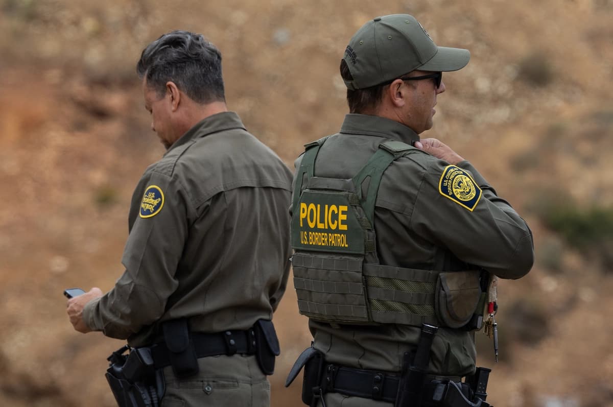 Condado de San Diego cancela contratos de entrenamiento de armas con agentes de inmigración