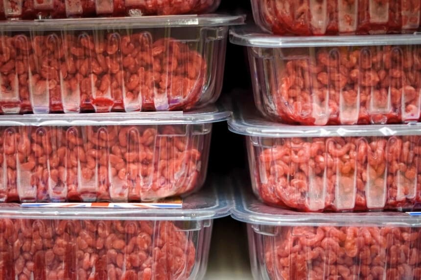 Trump flexibilizará las cuotas de importación de carne molida de res durante 90 días
