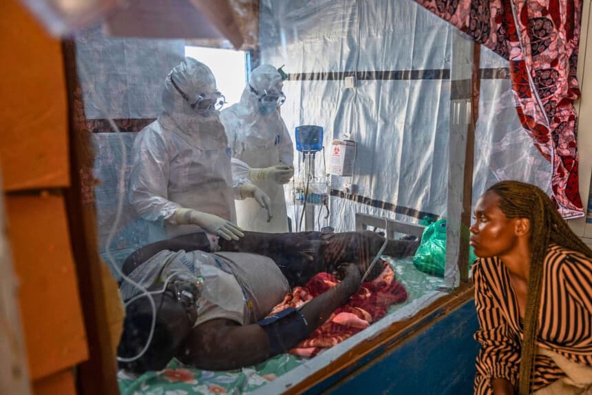 Muertes por brote de ébola superan las 2500 y se convierten en las segundas más altas de la historia