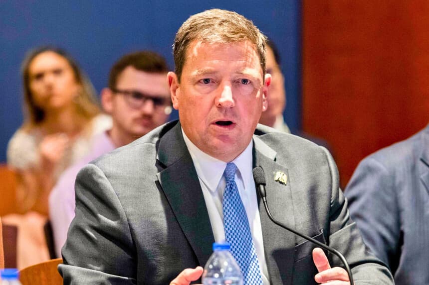 Trump anuncia que Ed Martin, del Departamento de Justicia, abandona la administración