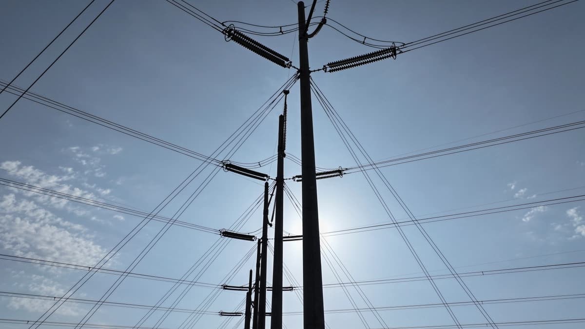 Trump declara emergencia nacional para asegurar la red eléctrica ante ciberamenazas extranjeras