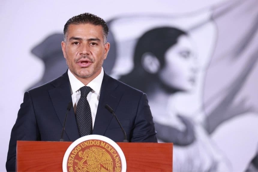 Fotografía de archivo del secretario de Seguridad y Protección Ciudadana, Omar García Harfuch, hablando durante una rueda de prensa en Palacio Nacional de la Ciudad de México, México. (EFE/Mario Guzmán)