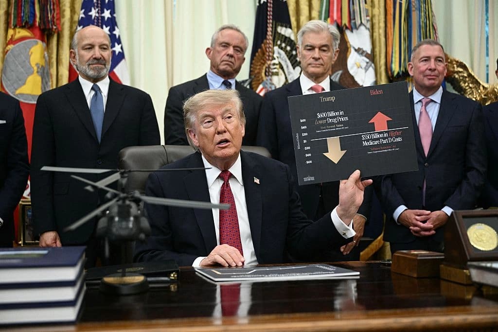 Trump anuncia nuevos acuerdos de precios de medicamentos con 9 farmacéuticas