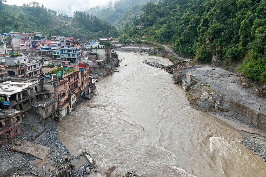 Se confirma que 2 australianos están sanos y salvos, 36 siguen desaparecidos en inundaciones de Nepal