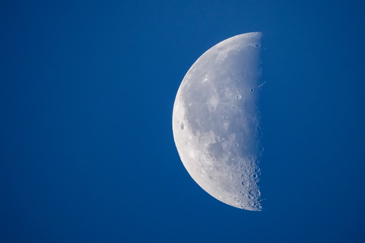 Director de la NASA dice que es fundamental que Estados Unidos gane la carrera espacial contra China