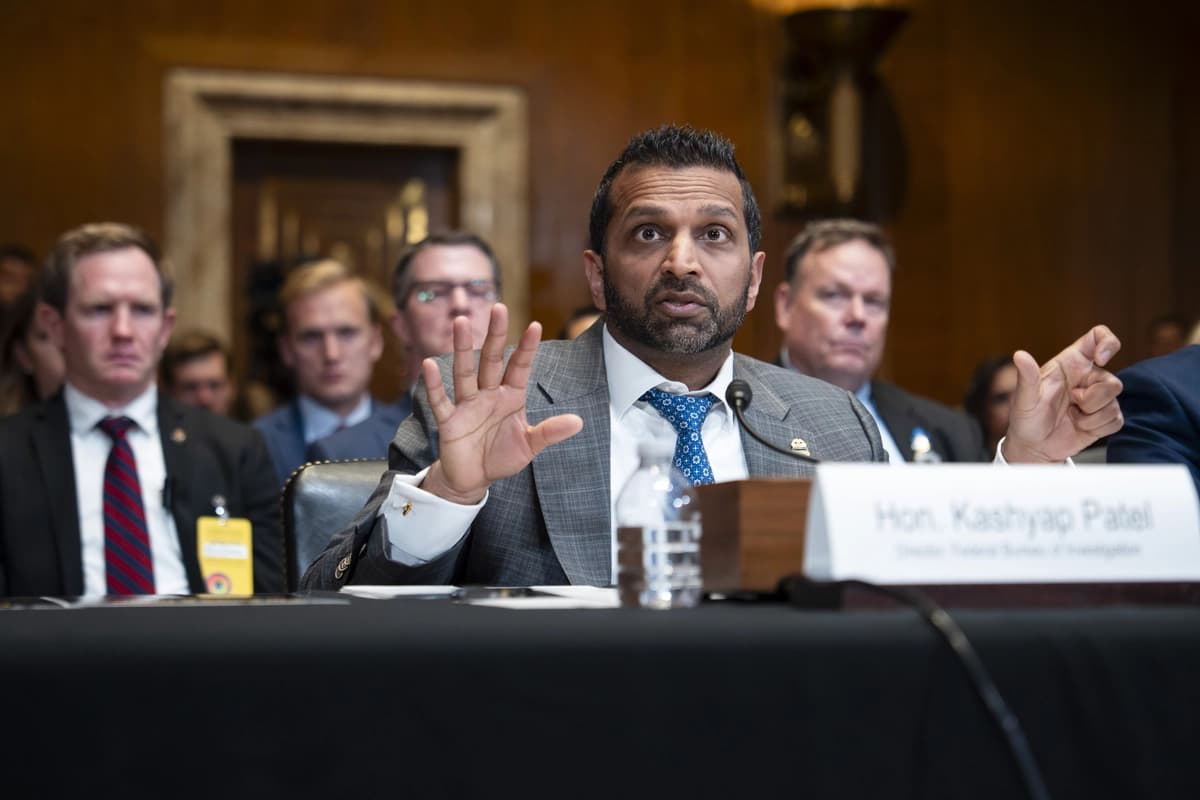 Patel: FBI está trabajando con el Congreso en una legislación para reducir el turismo de maternidad