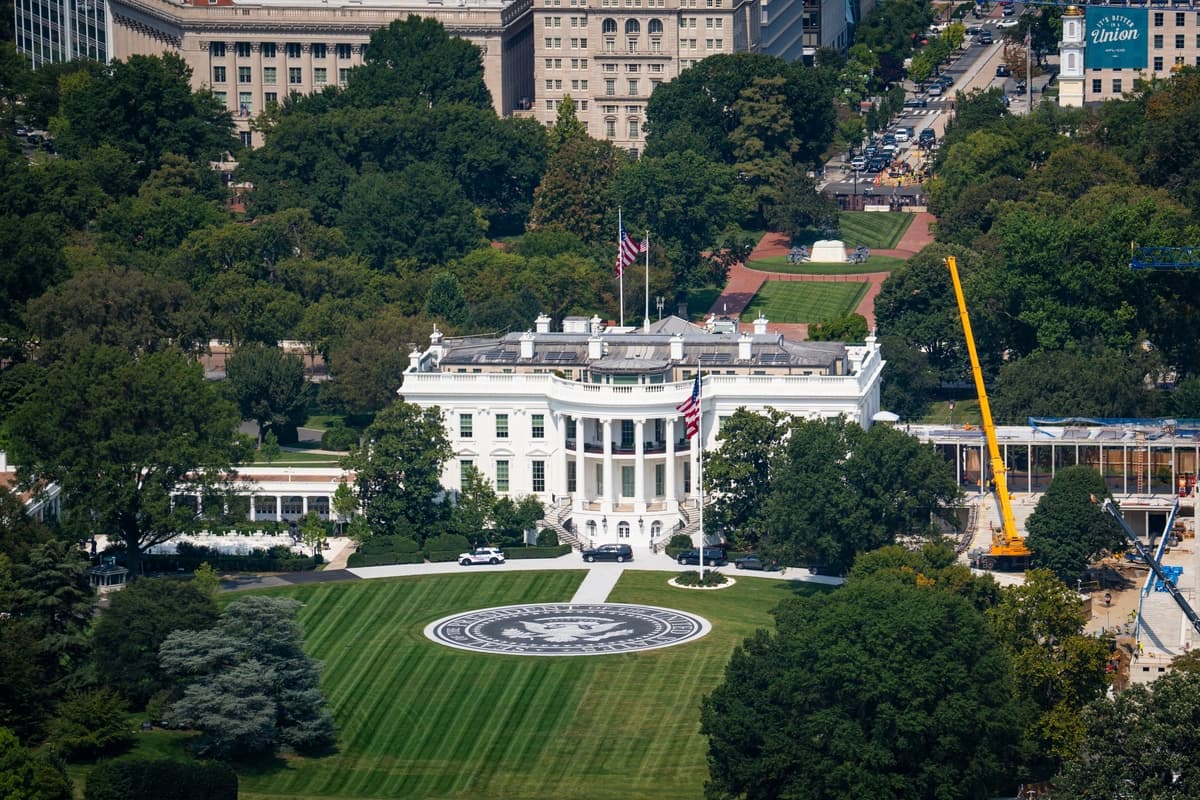 Niegan acceso a la Casa Blanca a periodistas de CNN y MS NOW y les revocan sus credenciales