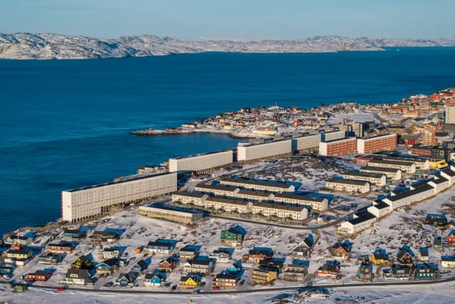 Vista aérea de Nuuk, Groenlandia, tomada desde un dron el 25 de enero de 2026. (Marko Djurica/Reuters)