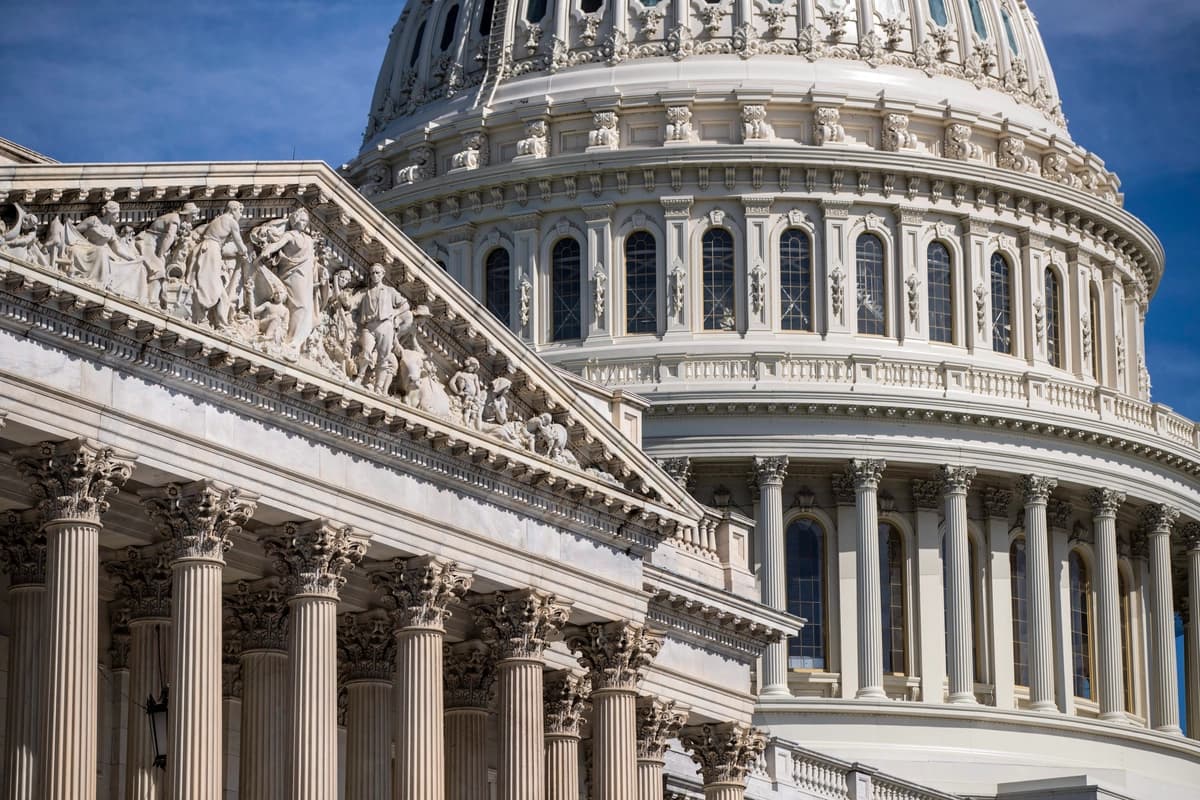 Trump revoca casi USD 1000 millones en fondos aprobados por el Congreso
