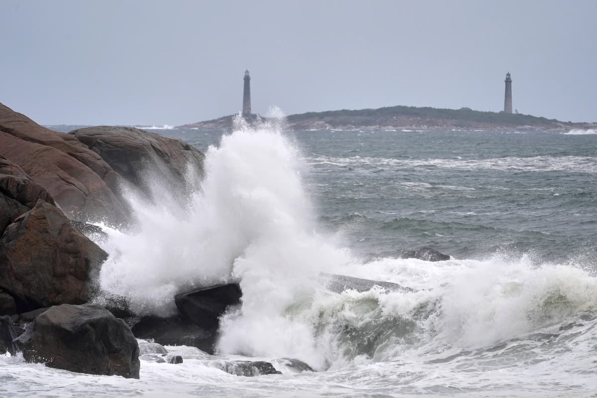 Tormenta del noreste de EE. UU. deja a más de 100,000 personas sin electricidad