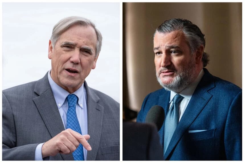 (Izquierda) El senador Jeff Merkley (D-Oregón) frente al Capitolio de EE. UU. el 22 de marzo de 2024. (Derecha) Senador Ted Cruz (R-Texas) en Washington el 28 de enero de 2026. (Madalina Kilroy/The Epoch Times).