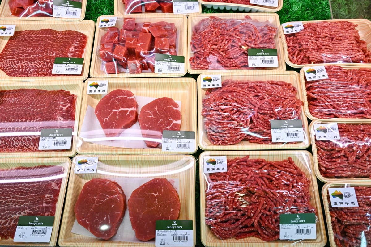 Carne de res importada en un supermercado de Beijing el 1 de enero de 2026. (Adek Berry/AFP vía Getty Images).
