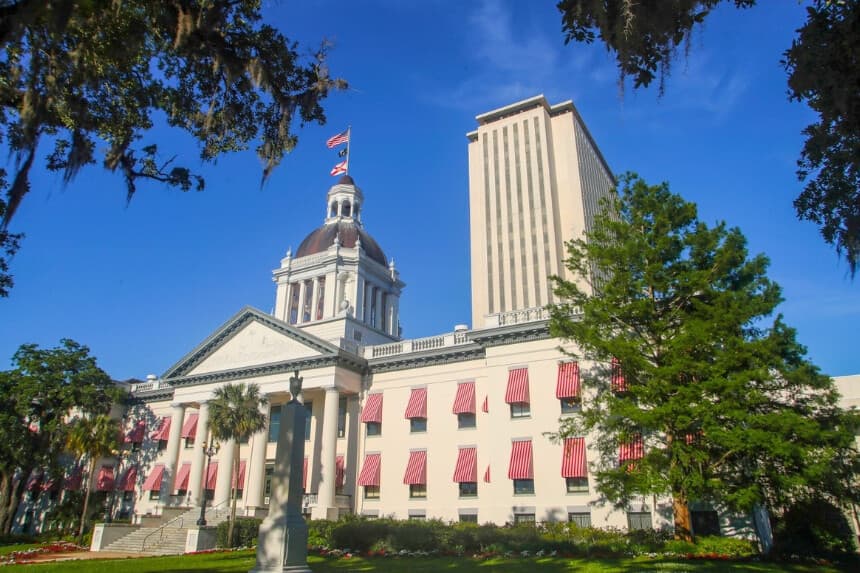 Florida designa a la Hermandad Musulmana, al CAIR y a Antifa como grupos terroristas