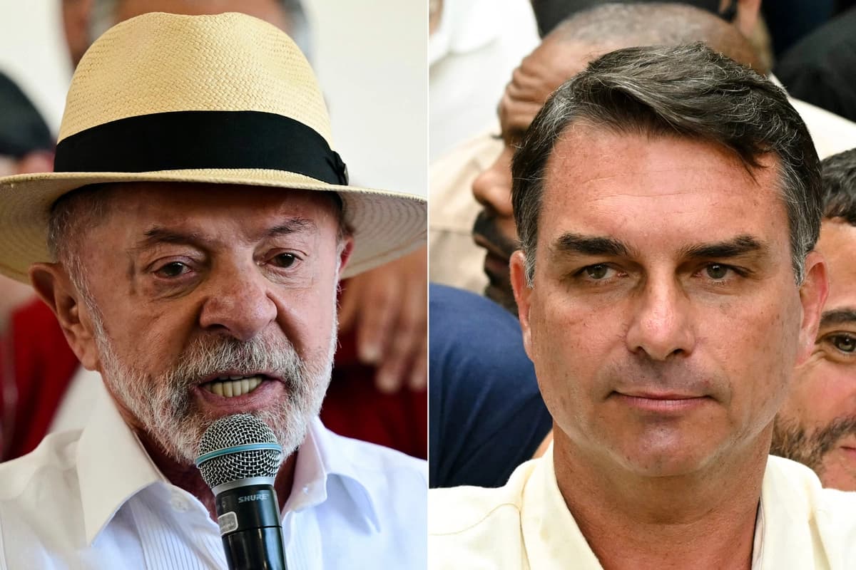 (Izquierda) El presidente de Brasil y candidato a la reelección por el Partido de los Trabajadores (PT), Luiz Inácio Lula da Silva (derecha), habla con los medios de comunicación tras emitir su voto durante la elección presidencial en un centro de votación en São Bernardo do Campo, estado de São Paulo, Brasil, el 4 de octubre de 2026; (Derecha) El senador de derecha y candidato presidencial del Partido Liberal (PL) de Brasil, Flavio Bolsonaro, sale de un centro de votación tras emitir su voto durante las elecciones presidenciales en Río de Janeiro, Brasil, el 4 de octubre de 2026. (Pablo Porciumcula y Mauro Pimentel/AFP vía Getty Images)