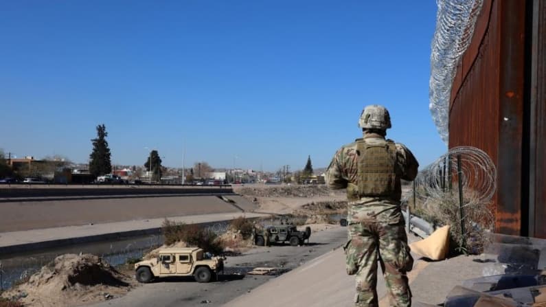 EE. UU. y México coordinarán patrullajes en la frontera, asegura el embajador Ronald Johnson