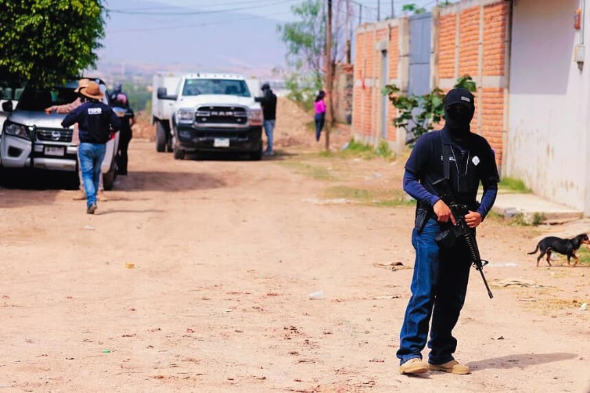 Un agente de la policía, en el estado de Jalisco (México), el 16 de mayo de 2026. (ULISES RUIZ / AFP vía Getty Images)