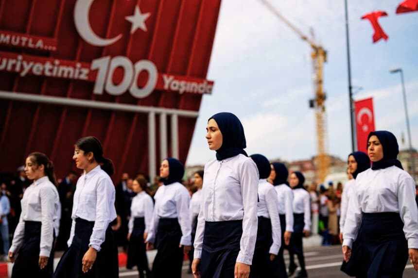 Muere una de las ocho estudiantes apuñaladas por otra alumna en un colegio de Estambul