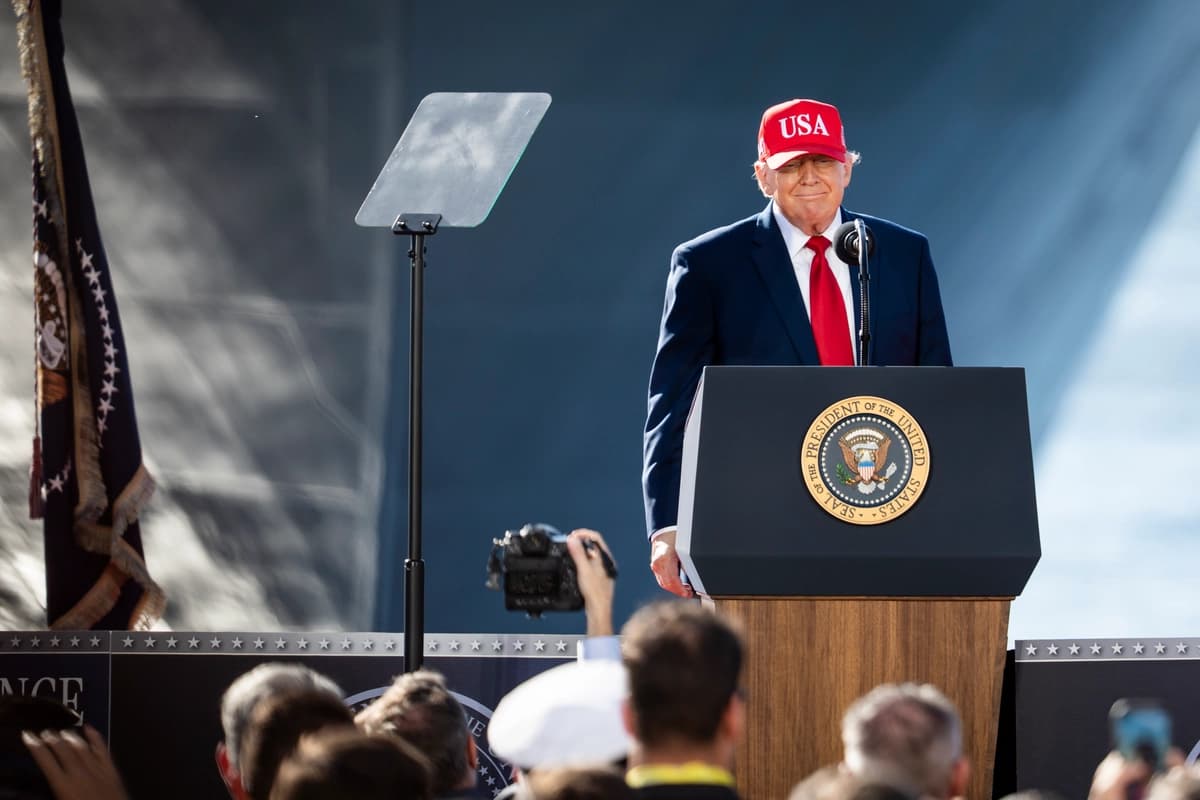 Trump dice que enviar pagos de 5000 dólares "funcionará muy fácilmente"