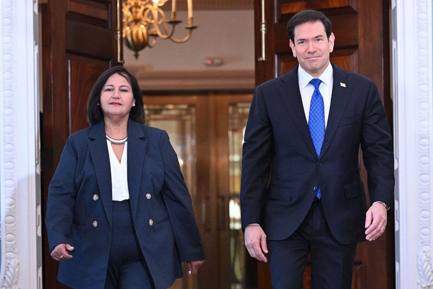 El secretario de Estado de EE. UU., Marco Rubio, se reúne con la líder de la oposición venezolana, Dinorah Figuera, en el Departamento de Estado, en Washington, D. C., el 9 de octubre de 2026. (Mandel NGAN / AFP vía Getty Images)