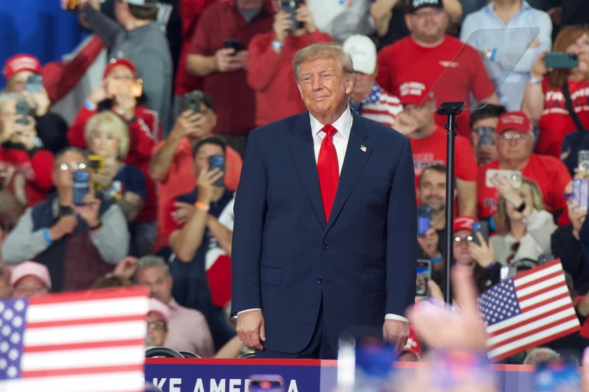 Trump respalda a Blakeman para gobernador de NY en un mitin en Syracuse junto a Mike Tyson