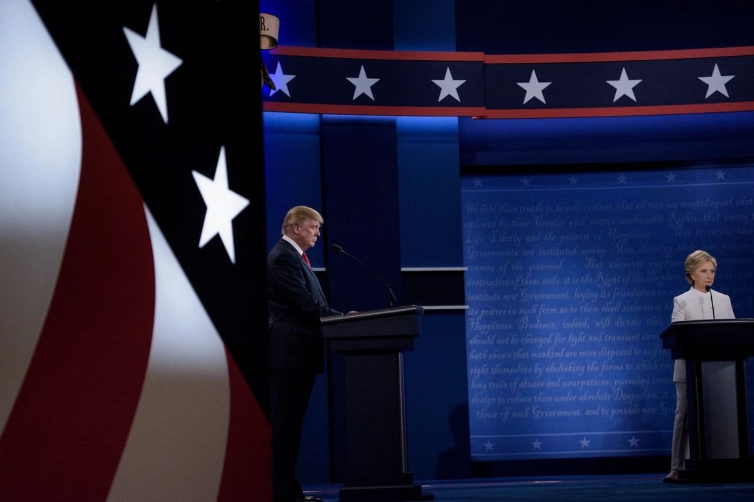 Trump solicita a Corte restablecer demanda contra Clinton por la trama rusa