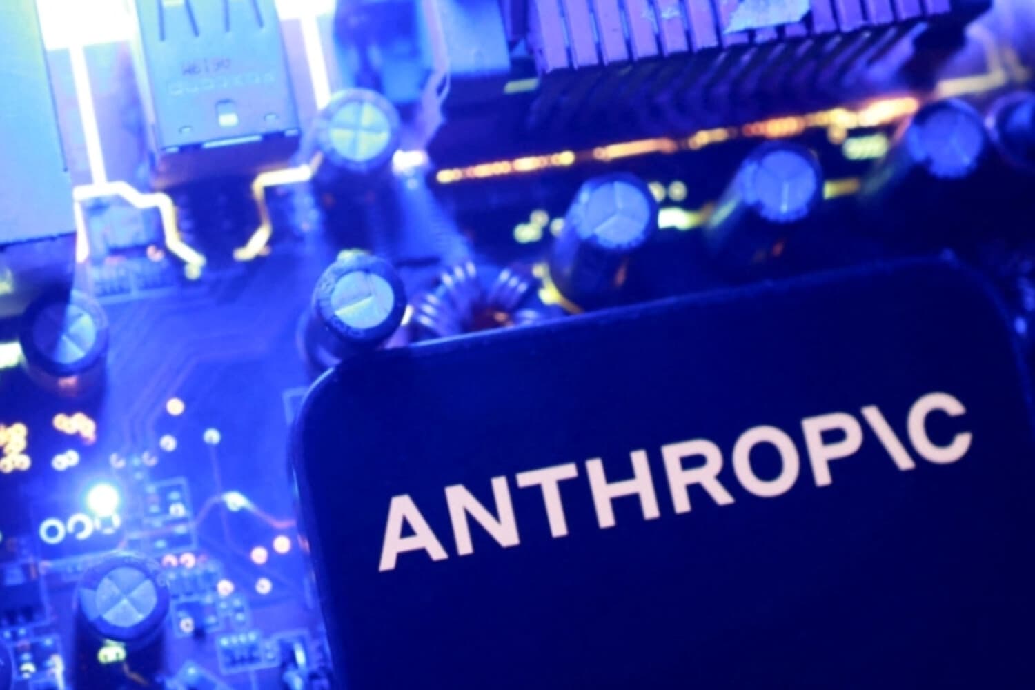 Editoriales musicales demandan a Anthropic por infracción de derechos de autor
