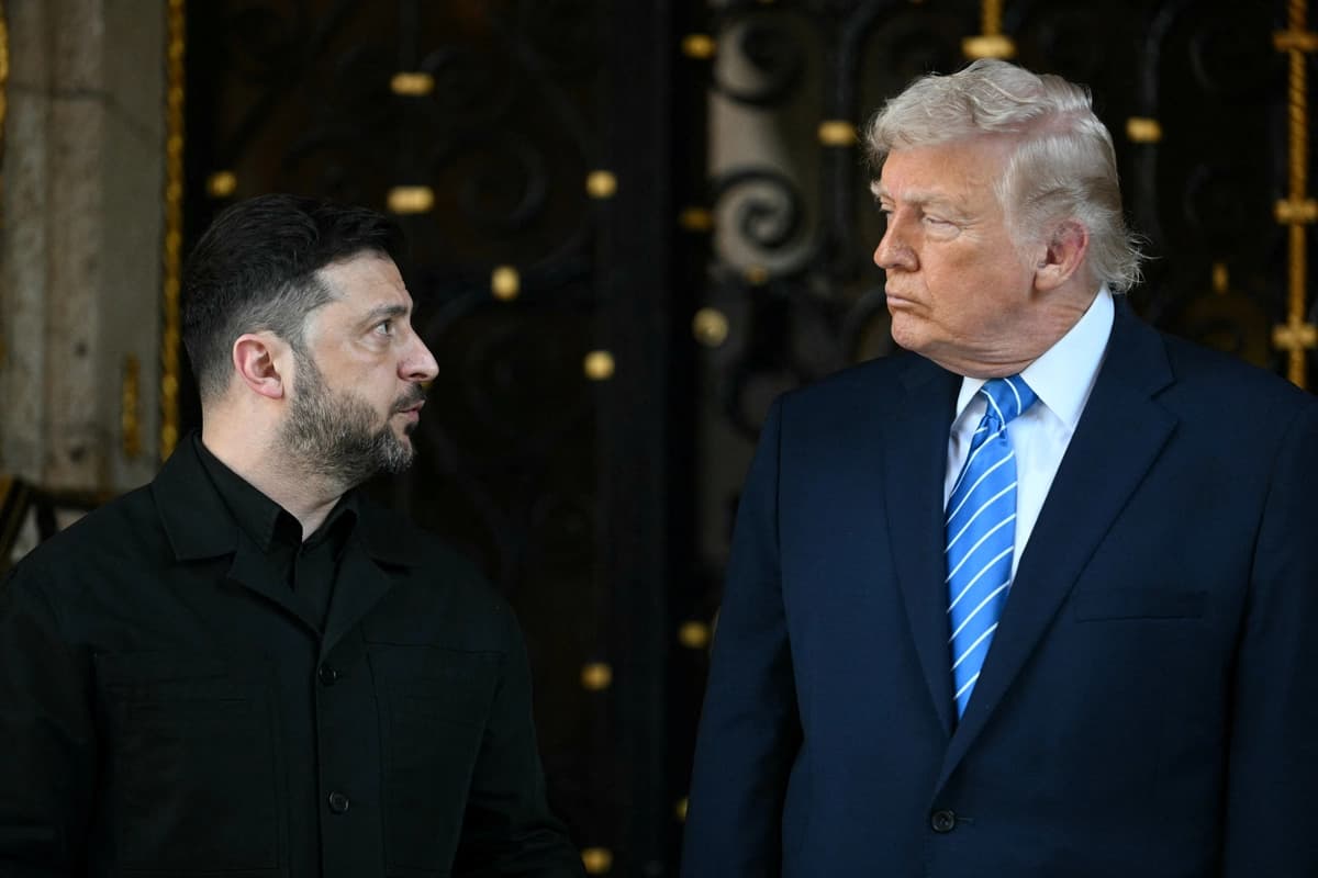 El presidente Donald Trump participa en una reunión bilateral con el presidente ucraniano Volodímir Zelenski en Palm Beach, Florida, el 28 de diciembre de 2025. (Jim Watson/Getty Images).