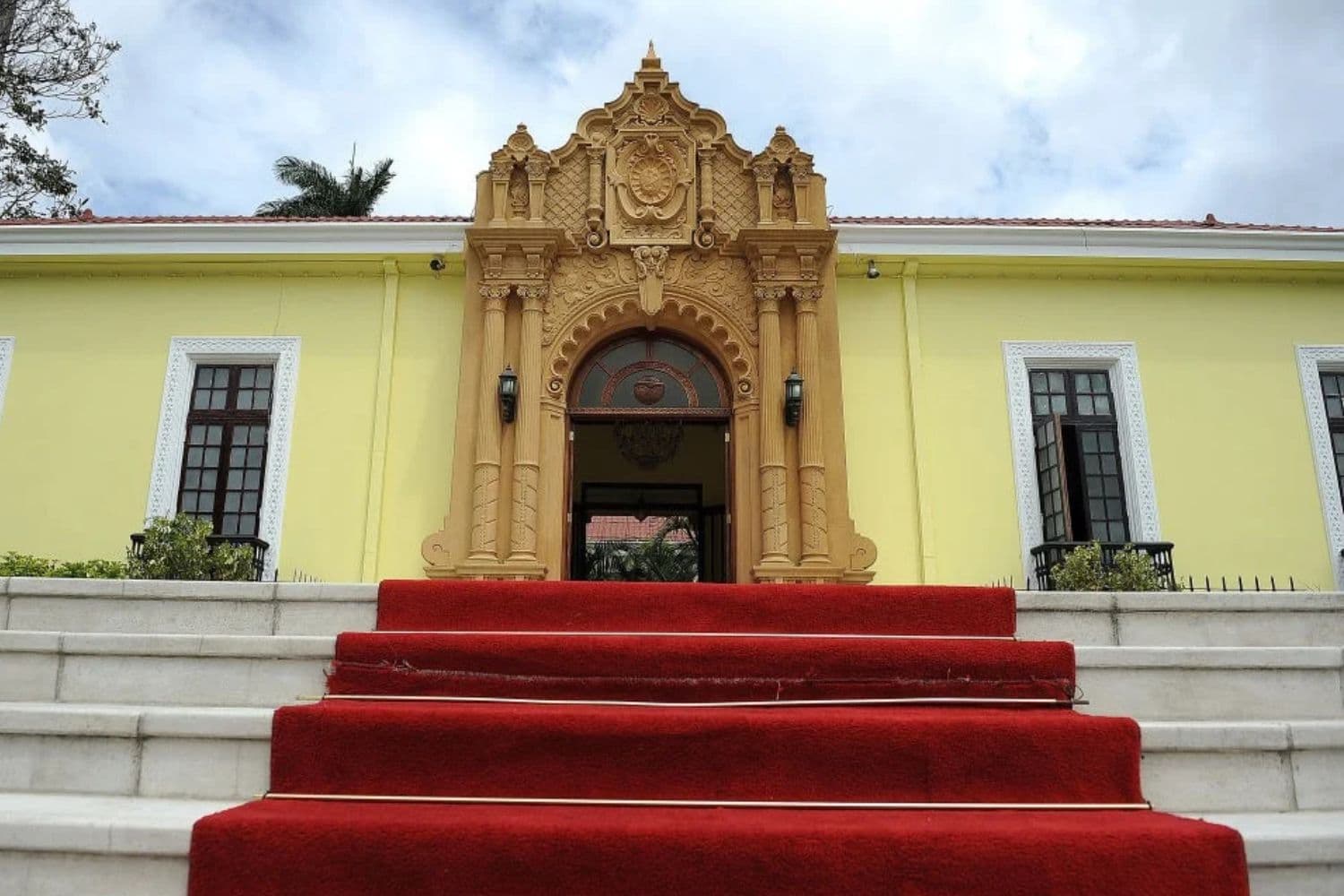 Diplomática de carrera marca hito en Costa Rica al liderar la Cancillería tras destitución de predecesor