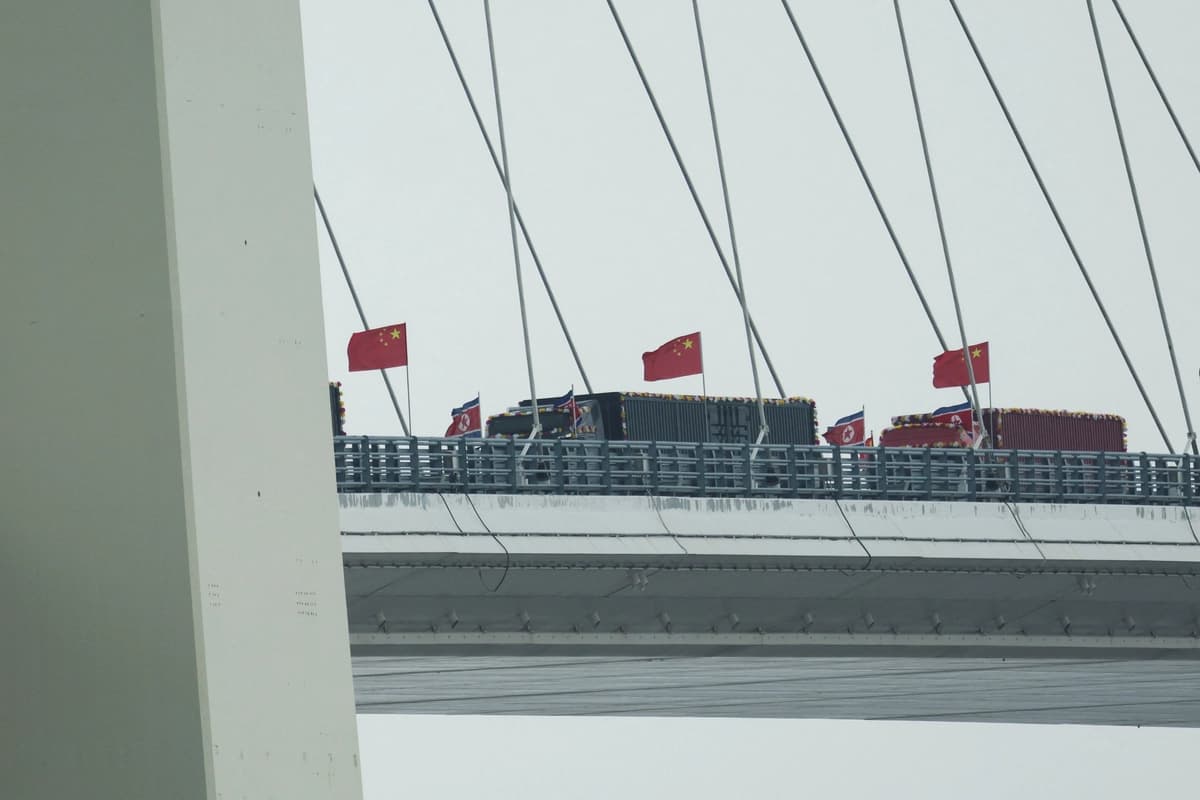La frontera entre China y Corea del Norte estrena su mayor puente tras años de espera